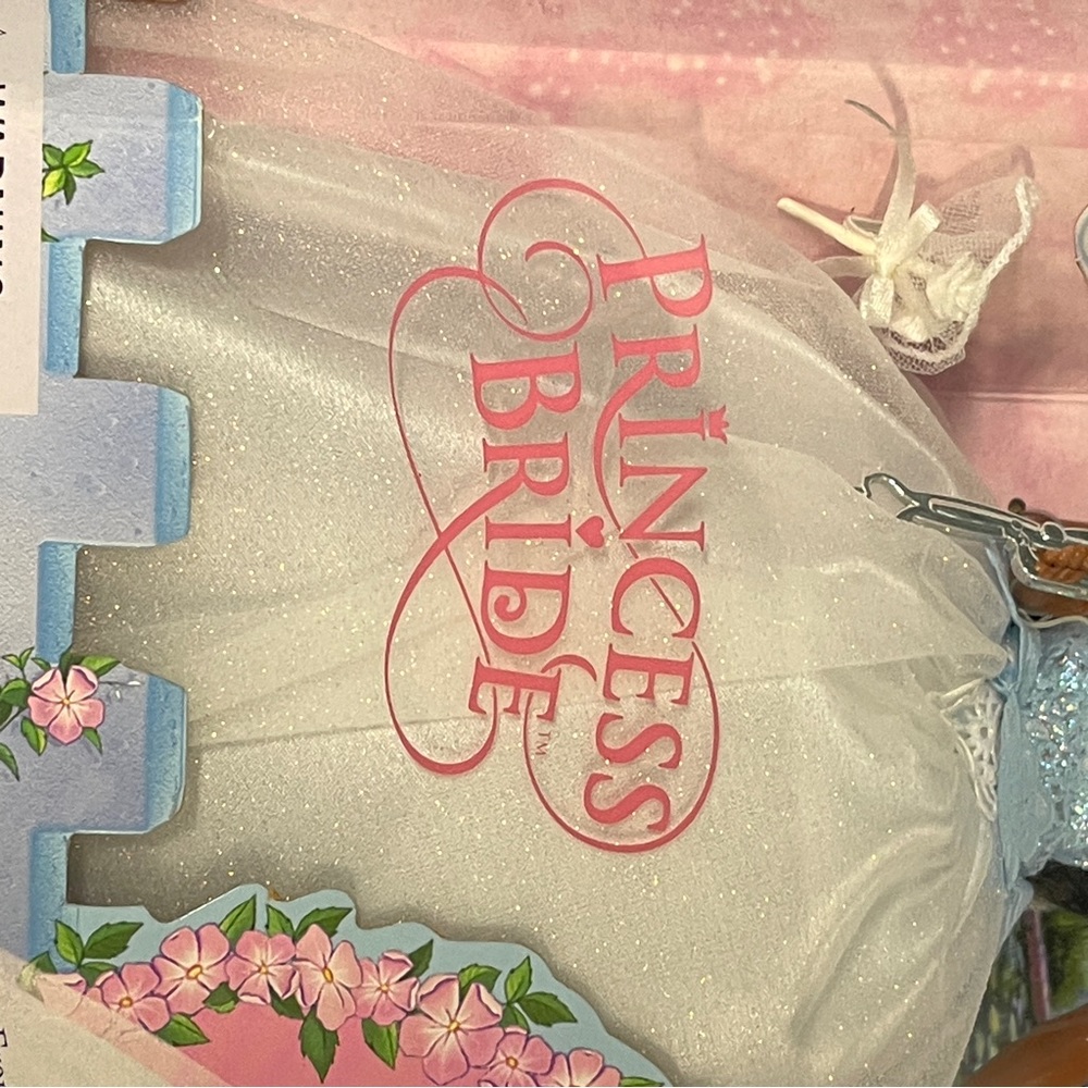 Mattel 2000 African American Princess Bride Barbie #28252 - Picture 8 of 8